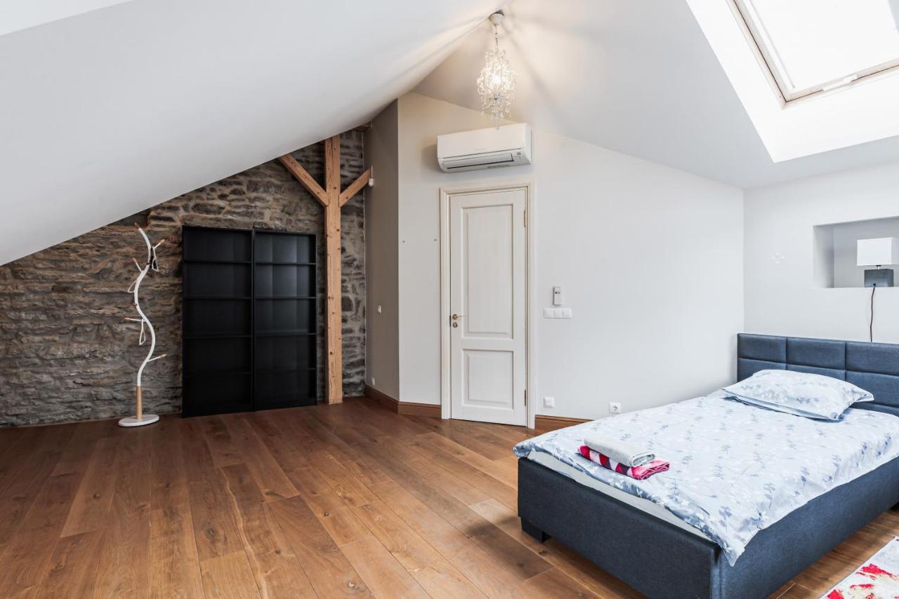 AirHome - Kuninga Apartment Tallinn Bagian luar foto